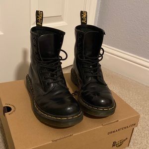 dr martens 1460 smooth leather lace up boots